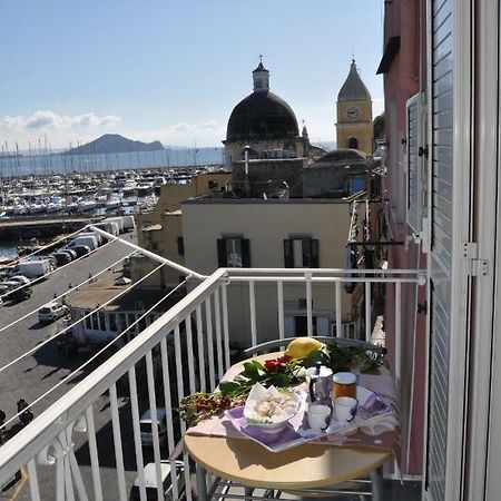 Casa Geltrude Al Porto Procida Exterior foto