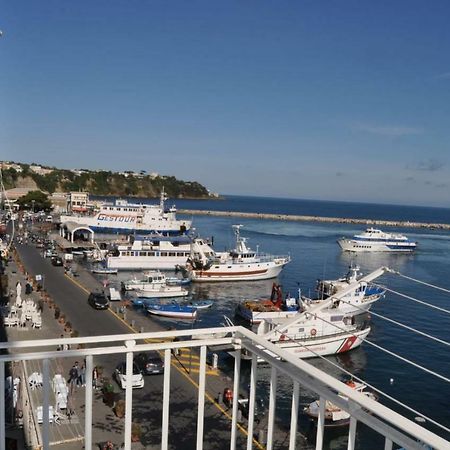 Casa Geltrude Al Porto Procida Exterior foto