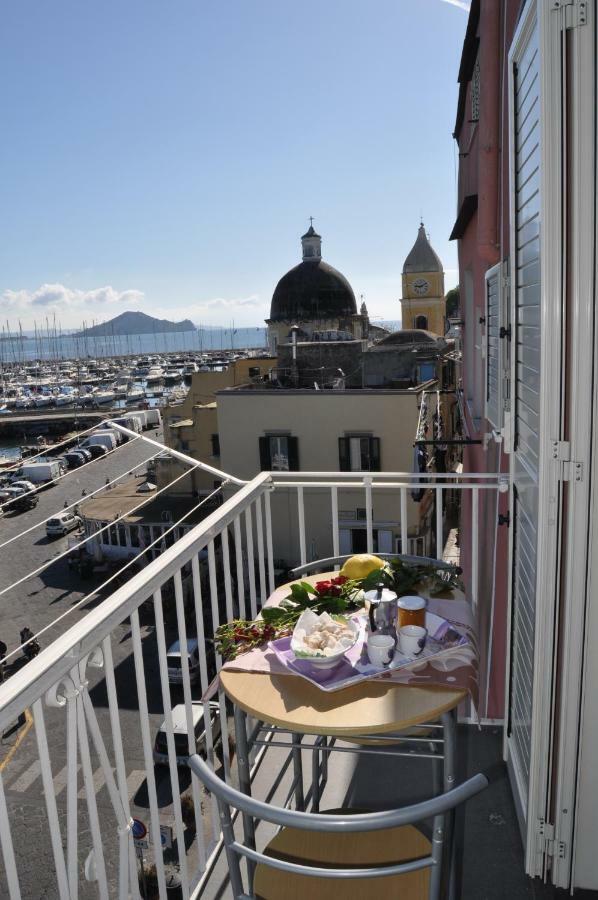 Casa Geltrude Al Porto Procida Exterior foto