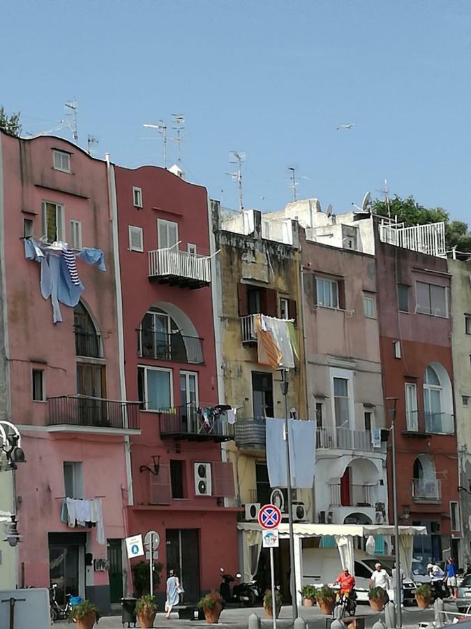 Casa Geltrude Al Porto Procida Exterior foto