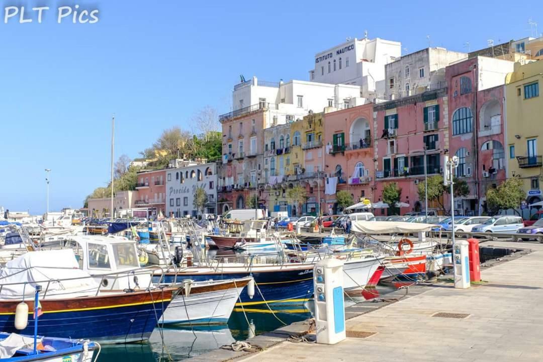 Casa Geltrude Al Porto Procida Exterior foto
